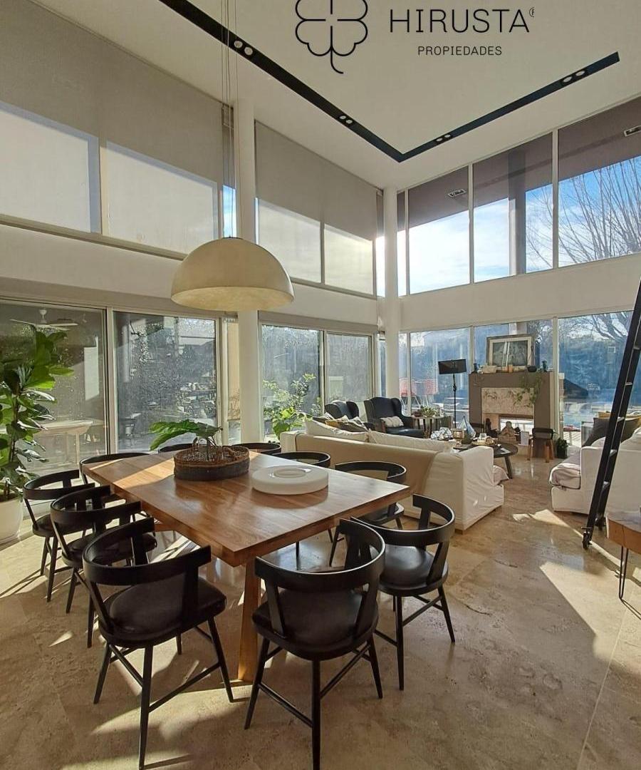 Foto de CASA EN VENTA EN LA LOMADA -MASTER SUITE+ 3 DORM EN SUITE + PLAYROOM +, imagen 2