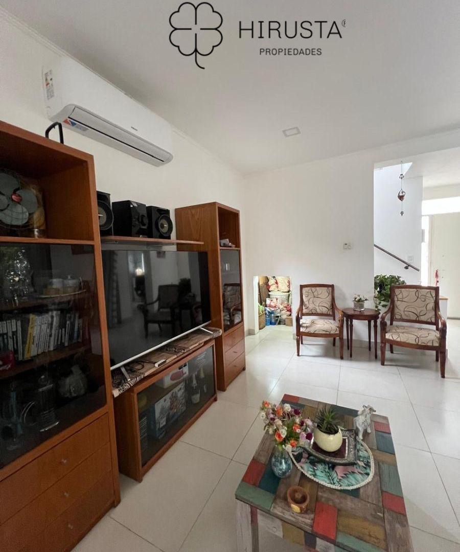 Foto de casa en venta apto credito+4 dormitorios+lavadero+parrilla+pileta+cocher, imagen 3