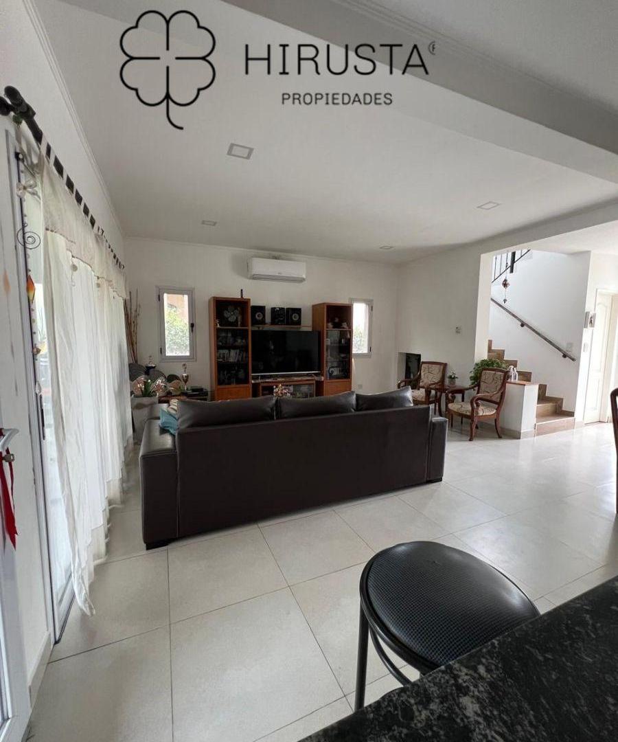 Foto de casa en venta apto credito+4 dormitorios+lavadero+parrilla+pileta+cocher, imagen 4
