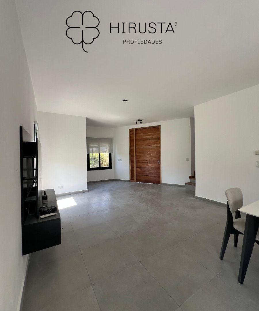 Foto de CASA EN VENTA 3 DORMITORIOS+VESTIDOR+COCHERA+PARRILLA+PILETA+LOSA, imagen 3