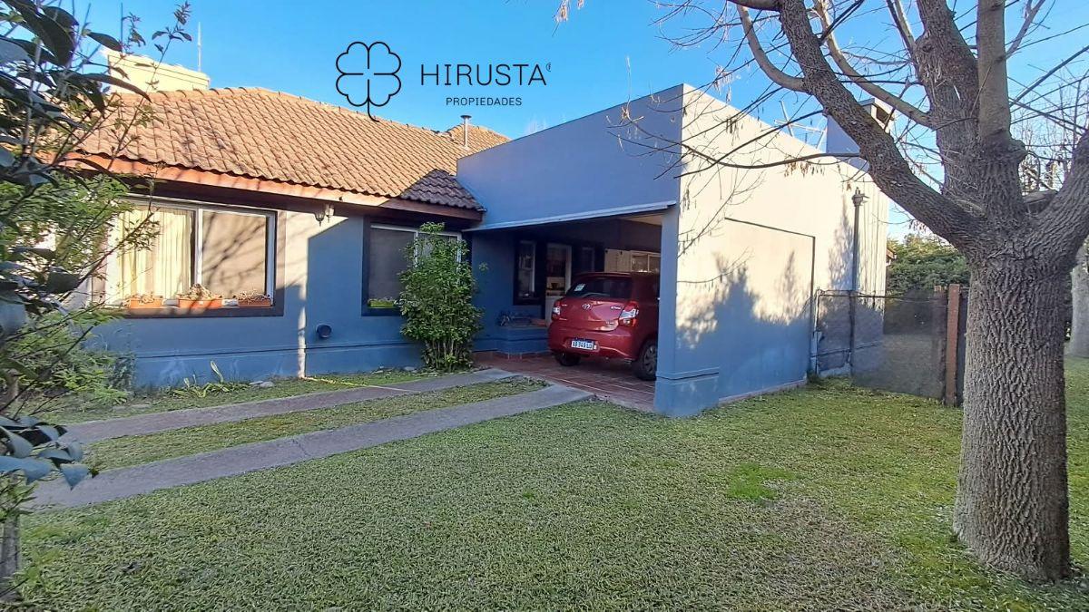 Foto de CASA EN VENTA EN BARRIO LOS SAUCES+2 DORM+2 BAÑOS+PARRILLA+COCHERA, imagen 3