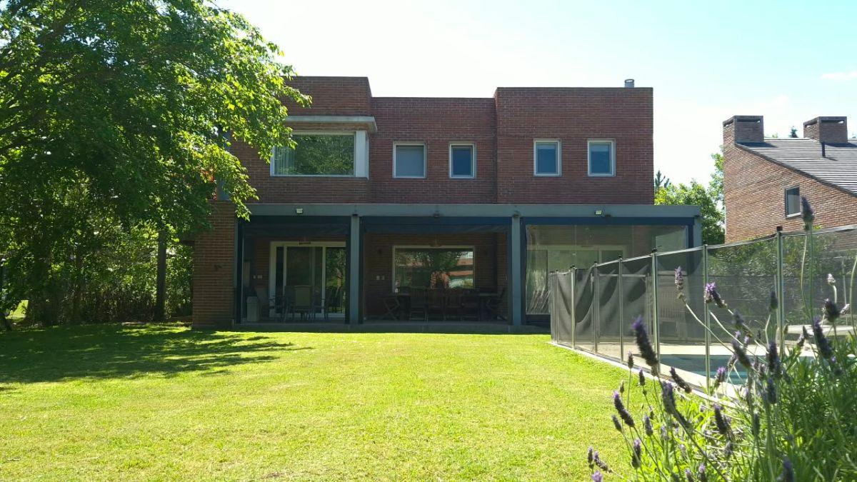 Foto de CASA EN VENTA Y ALQUILER - 3 DORM - MAYLING CLUB DE CAMPO - HIRUSTA, imagen 2