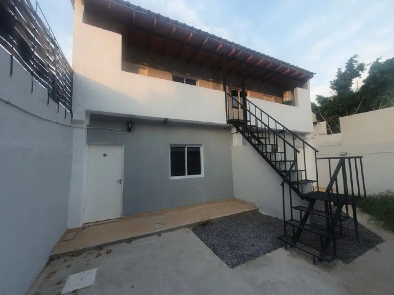 DEPARTAMENTO 2 AMB  PLANTA ALTA  EN VILLA LIBERTAD 5