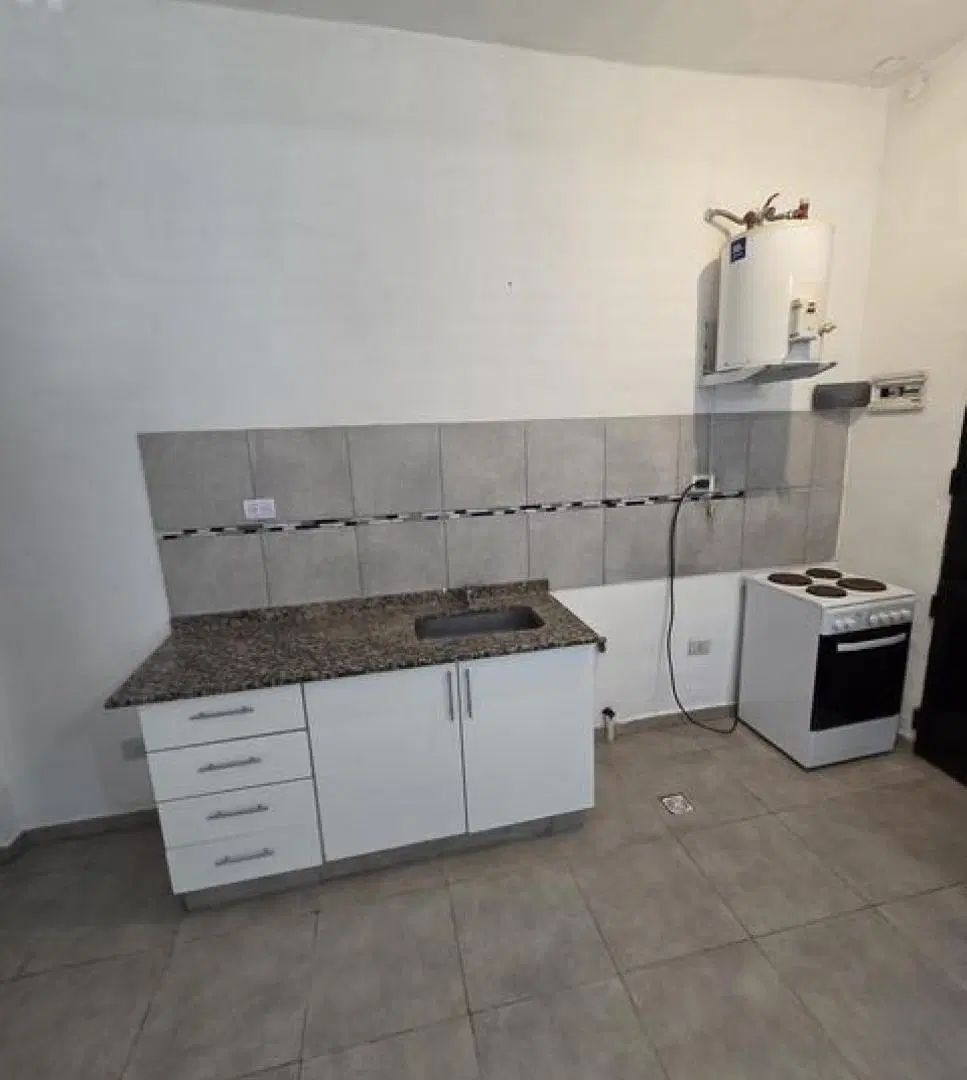 DEPARTAMENTO 2 AMB  P BAJA FRENTE MARTIN CORONADO 3