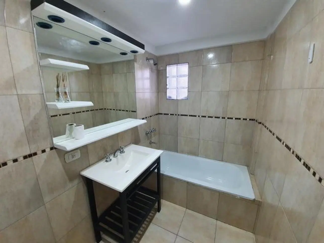 DEPARTAMENTO 2 AMB CON BALCON Y COCHERA A 200M EST BOSCH 5