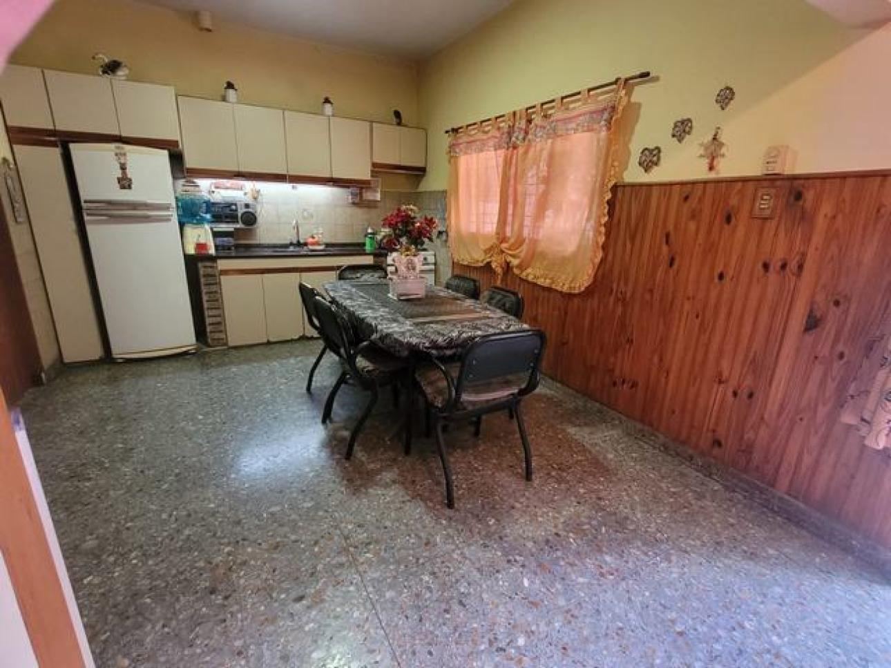 Foto de CASA 3 AMB EN LOTE DE 200M2 MARTIN CORONADO, imagen 1