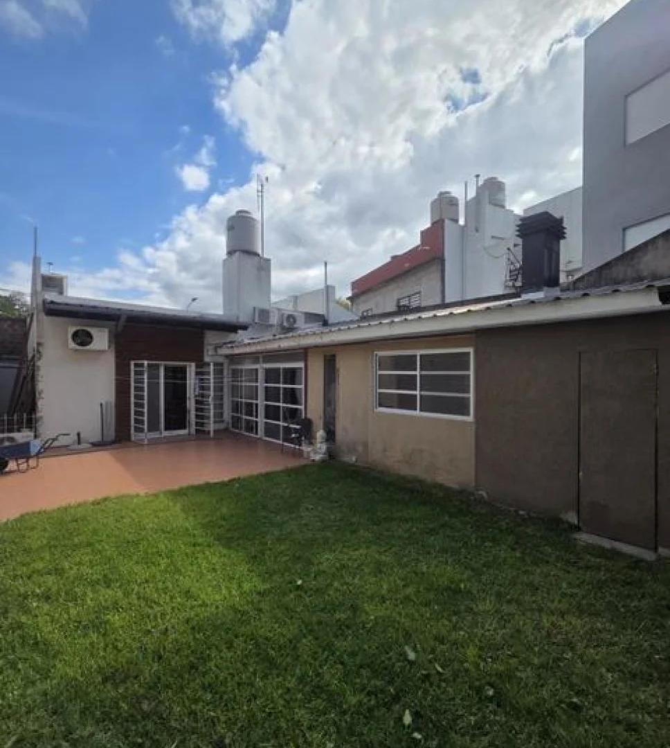 Foto de CASA 3 AMB CON GARAGE Y PATIO A 400M ESTACION VILLA BOSCH, imagen 3