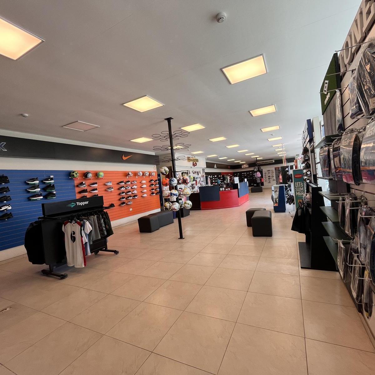 Local en Venta en Lomas de Tafi 2