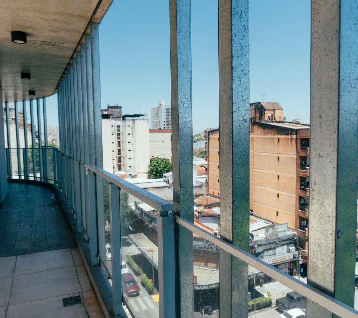 Departamento Frente a Plaza Alberdi 1