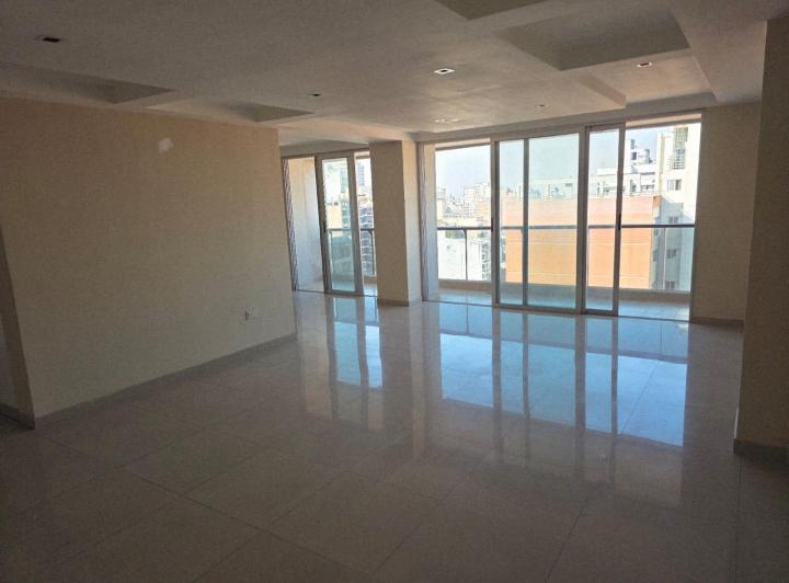 Departamento de 3 dormitorios con cochera en alquiler 3
