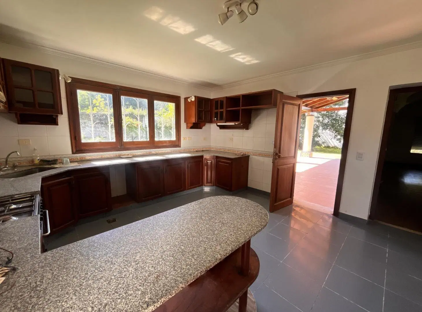 Casa en ALQUILER COMERCIAL en Yerba Buena 2