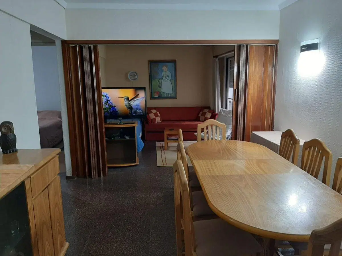 AMPLIO DEPARTAMENTO DE DOS AMBIENTES A METROS DEL MAR Y AVENIDA LIBERTAD 2