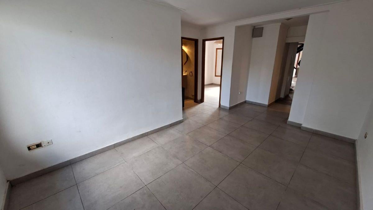 Foto de CHALET EN DÚPLEX DE 4 AMBIENTES CON PARQUE, imagen 3