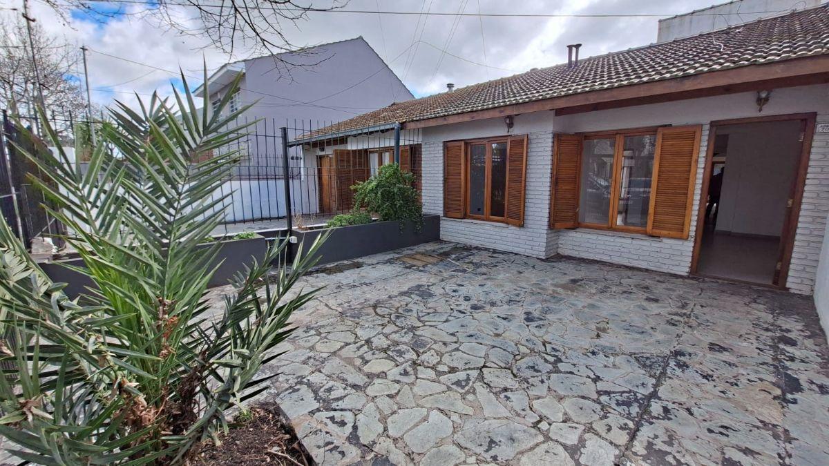 Foto de CHALET EN DÚPLEX DE 4 AMBIENTES CON PARQUE, imagen 4