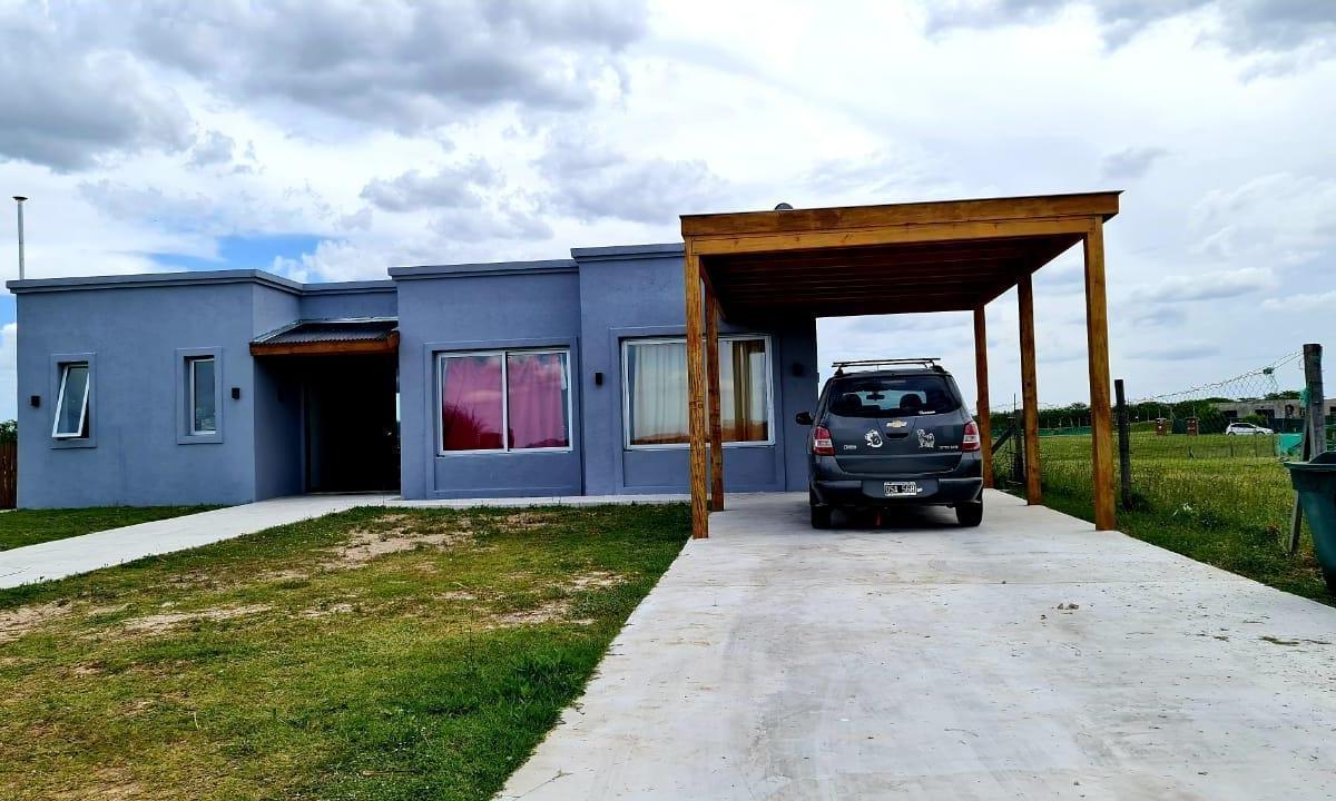 Casa en venta, Area 8 a la laguna
