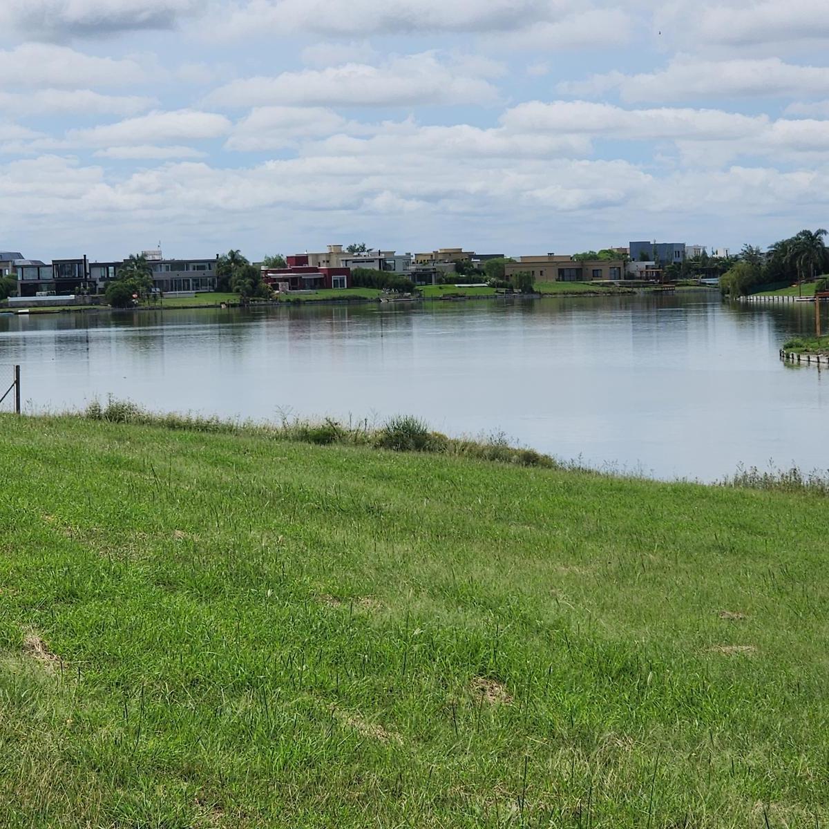 Lote al agua, Area 6