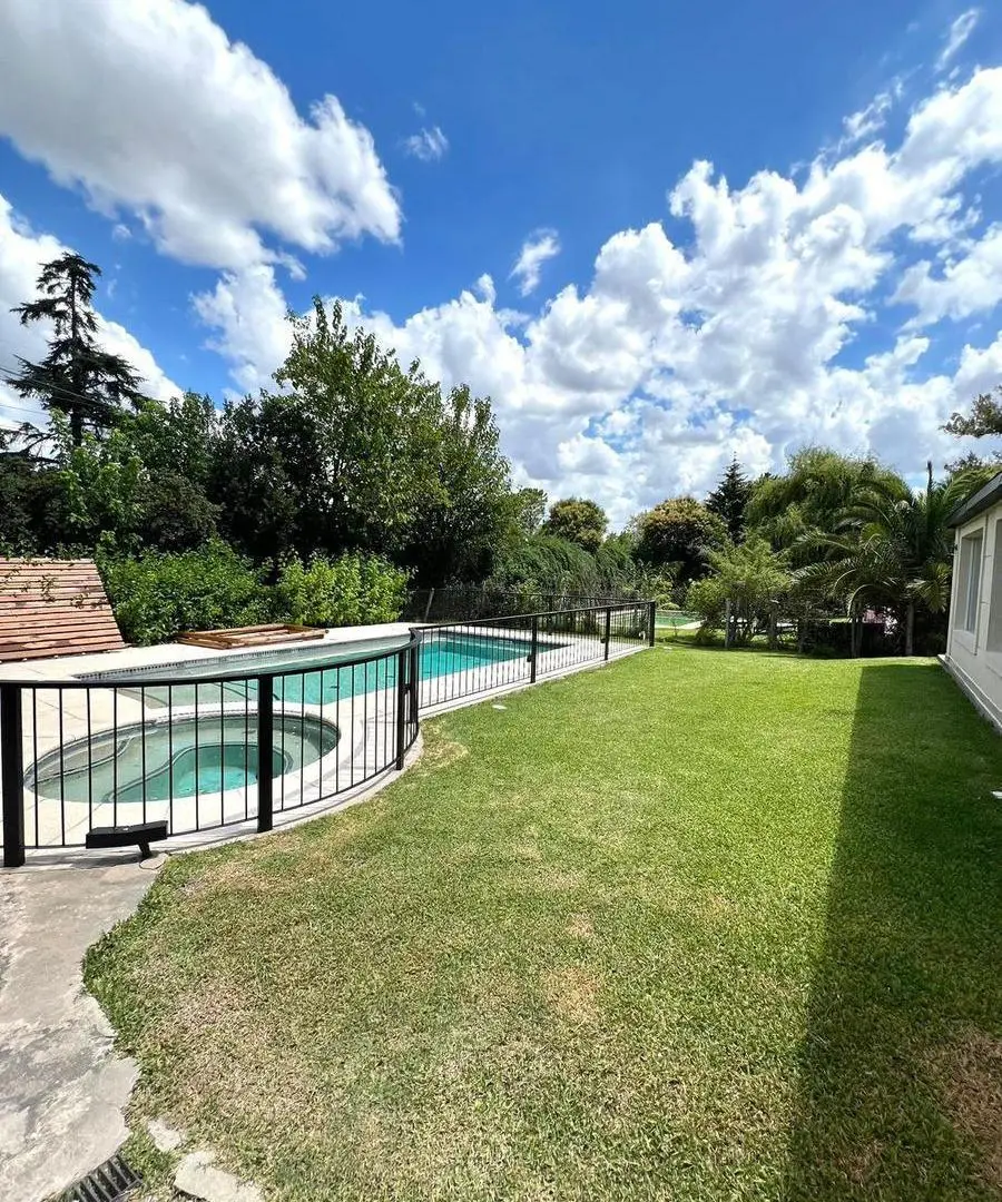 ALQUILER ANUAL casa en Lomas de Benavidez 1