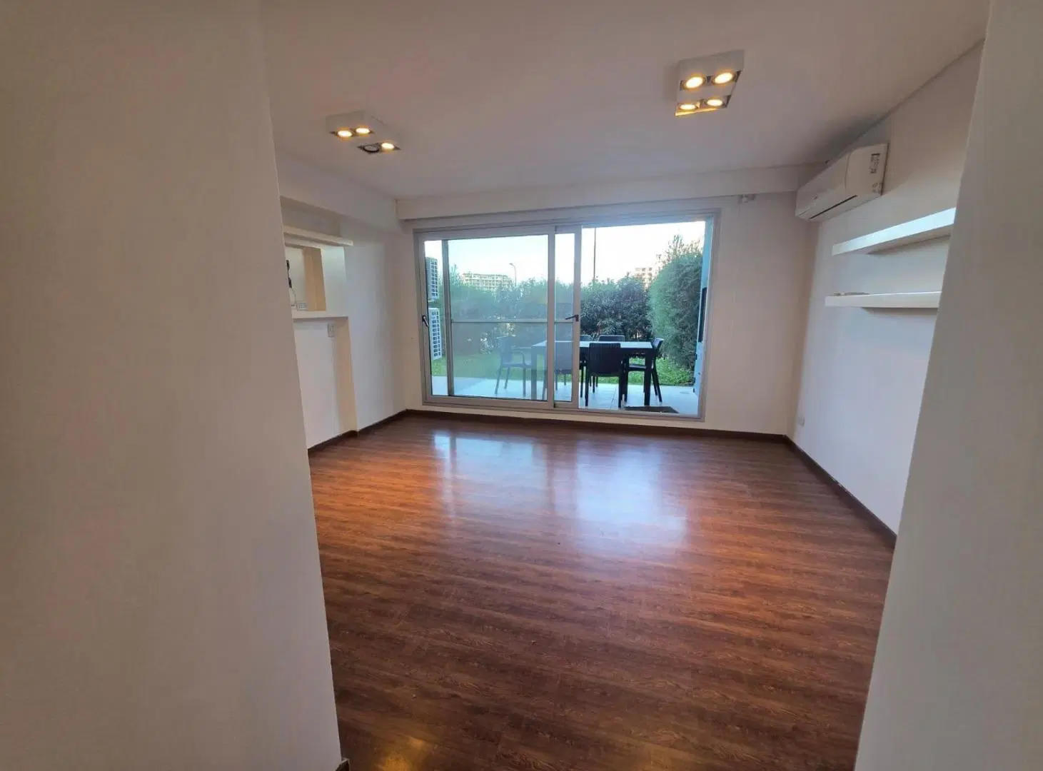 Venta Departamento Dos Ambientes PB con Jardín, Espigon Trece, Puerto Escondido, Nordelta 2