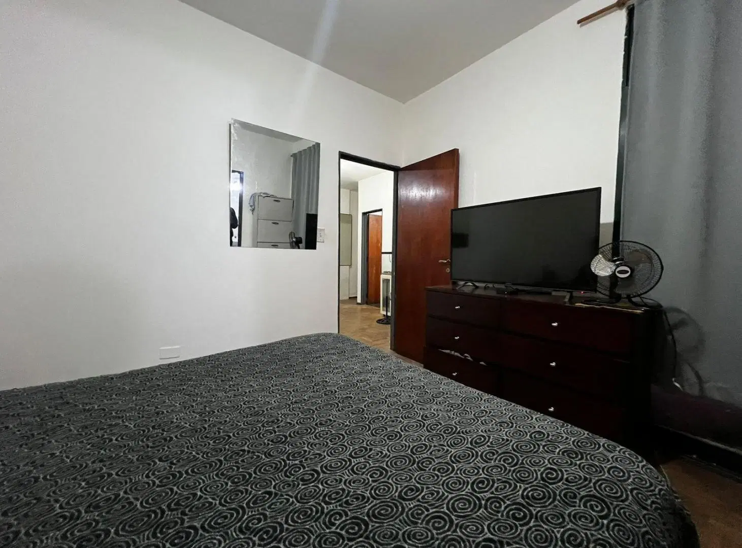 Departamento de 1 dormitorio con patio en Venta en Entre Rios y Balcarse (Alquilado con Renta) OPORT 3