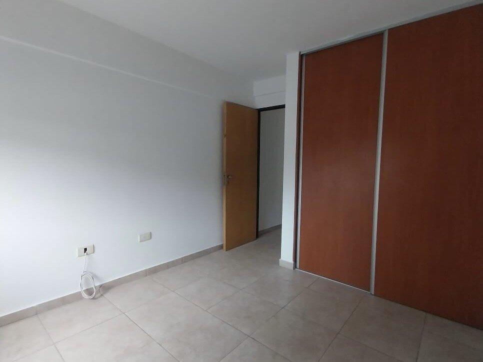 Foto de Departamento de un dormitorio con Balcon en Alquiler en General Paz, imagen 5