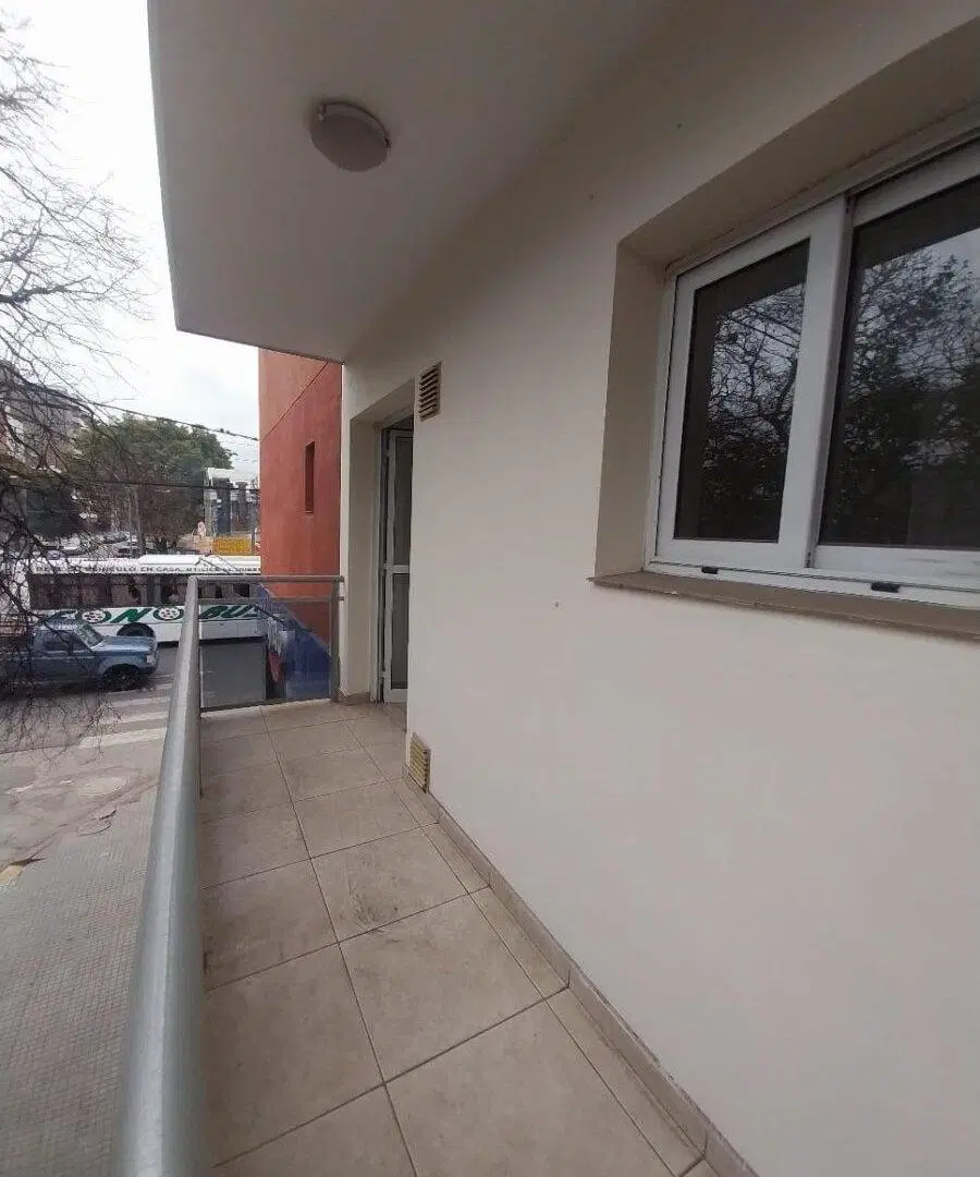 Departamento de un dormitorio con Balcon en Alquiler en General Paz 3