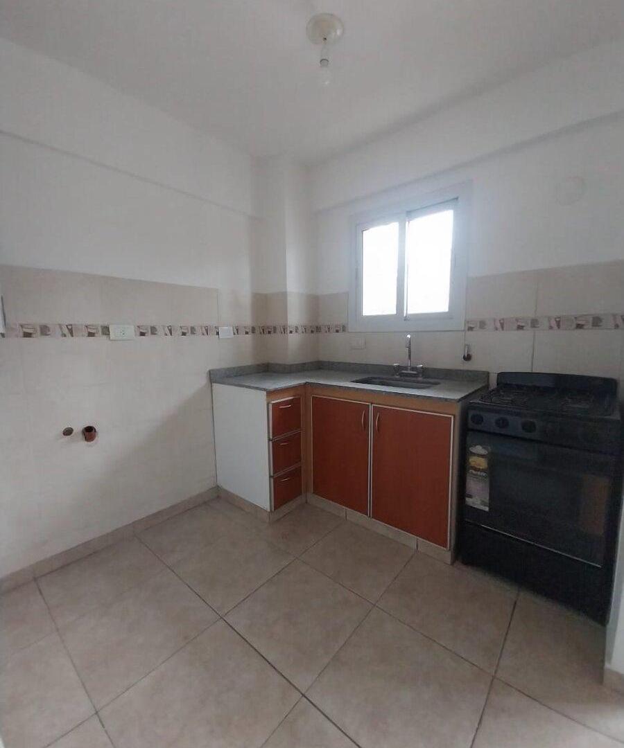 Foto de Departamento de un dormitorio con Balcon en Alquiler en General Paz, imagen 4