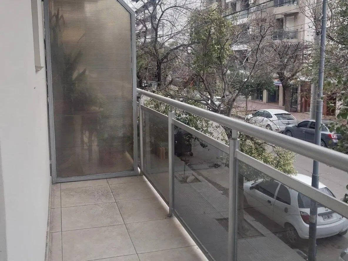 Departamento de un dormitorio con Balcon en Alquiler en General Paz 8
