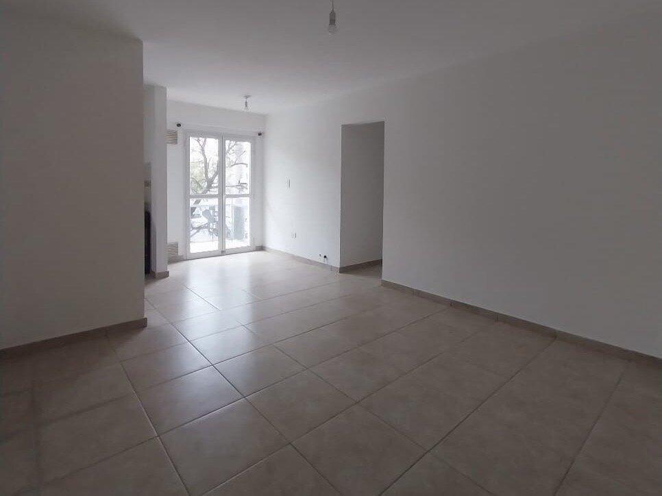 Foto de Departamento de un dormitorio con Balcon en Alquiler en General Paz, imagen 1