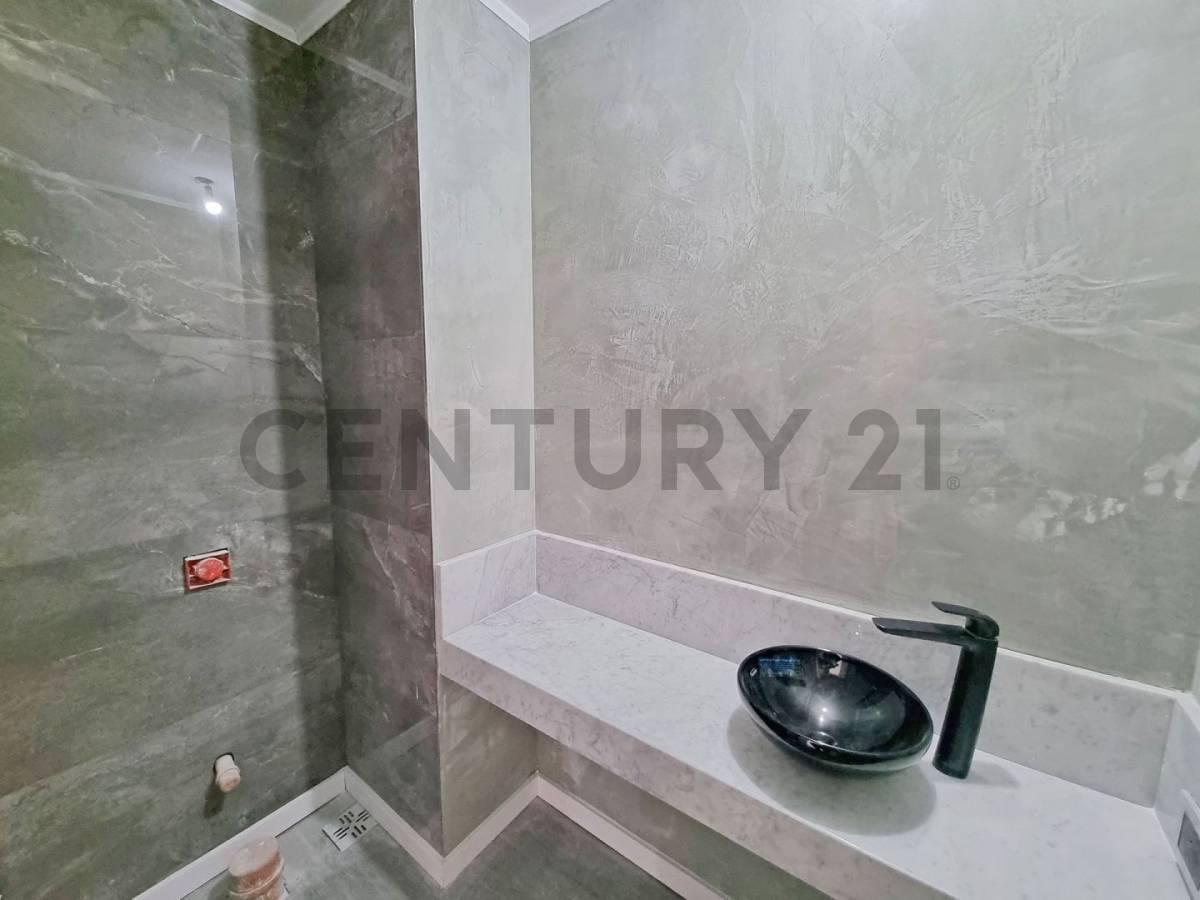 Venta Departamento 4 Ambientes con Patio Apto Crédito! 4