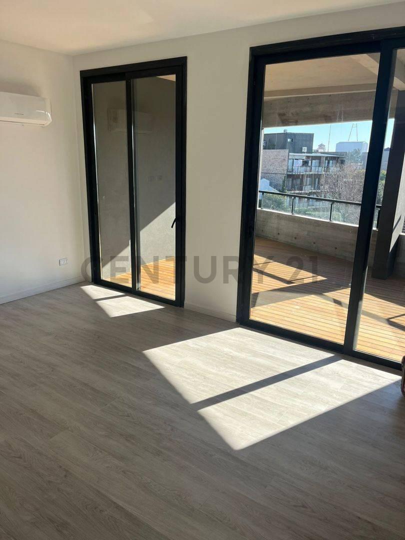 Venta de Departamento en Duplex 3 Ambientes 2 Dorm., Tigre 1