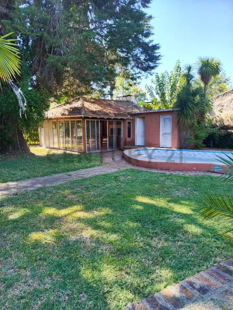 CASA QUINTA SOBRE LOTE DE 812 MT2 (APTA CREDITO) 4
