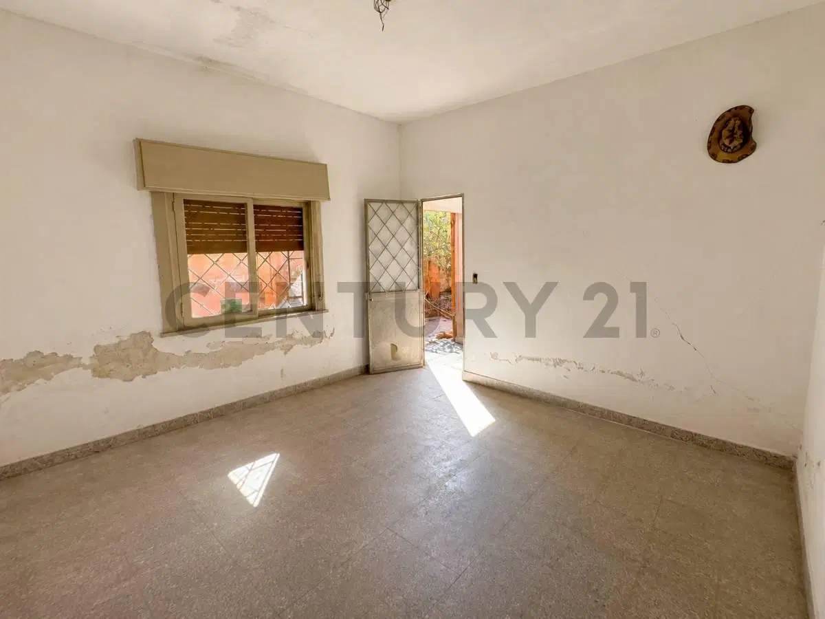LOCAL CON DEPOSITO MAS DEPARTAMENTO 3 AMB EN VENTA 3