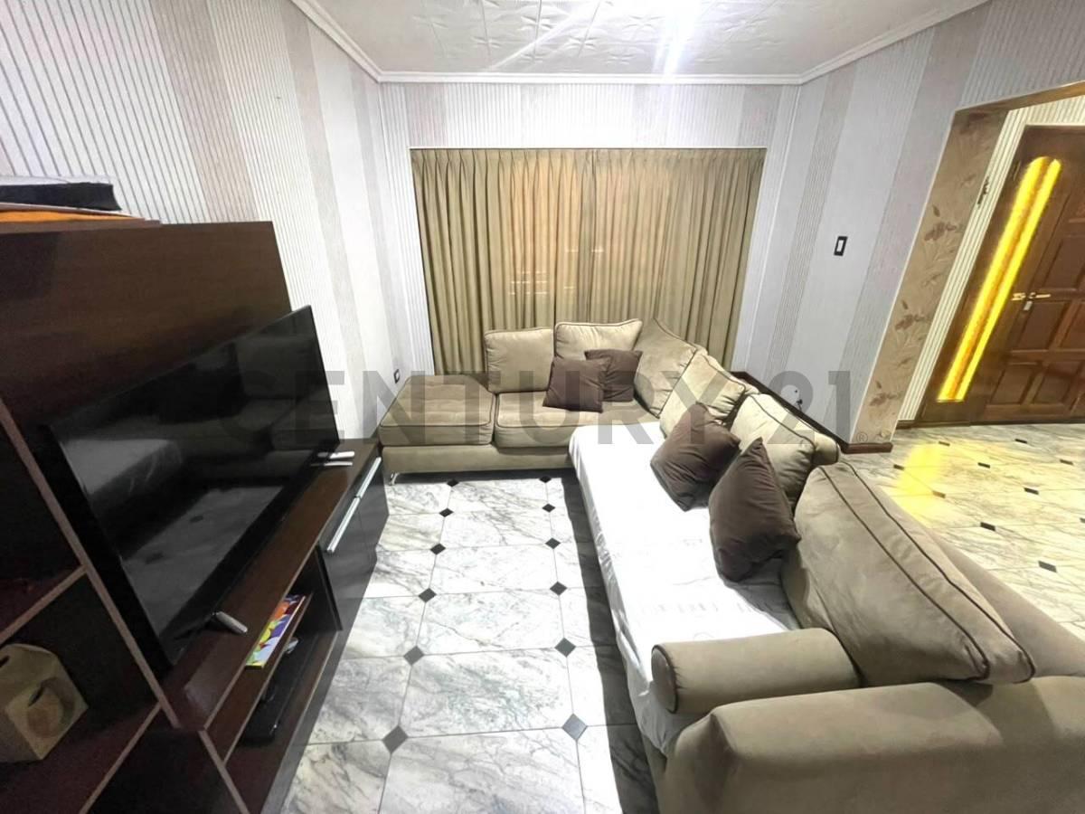 VENTA CASA 3 AMBIENTES CON TERRAZA Y GALPÓN A REFACCIONAR