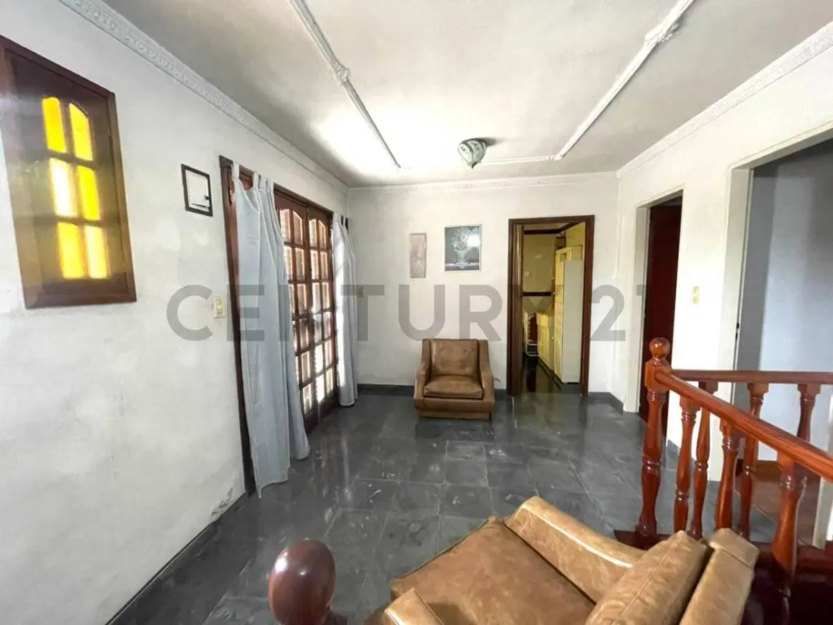 VENTA CASA 3 AMBIENTES CON TERRAZA Y GALPÓN A REFACCIONAR 5