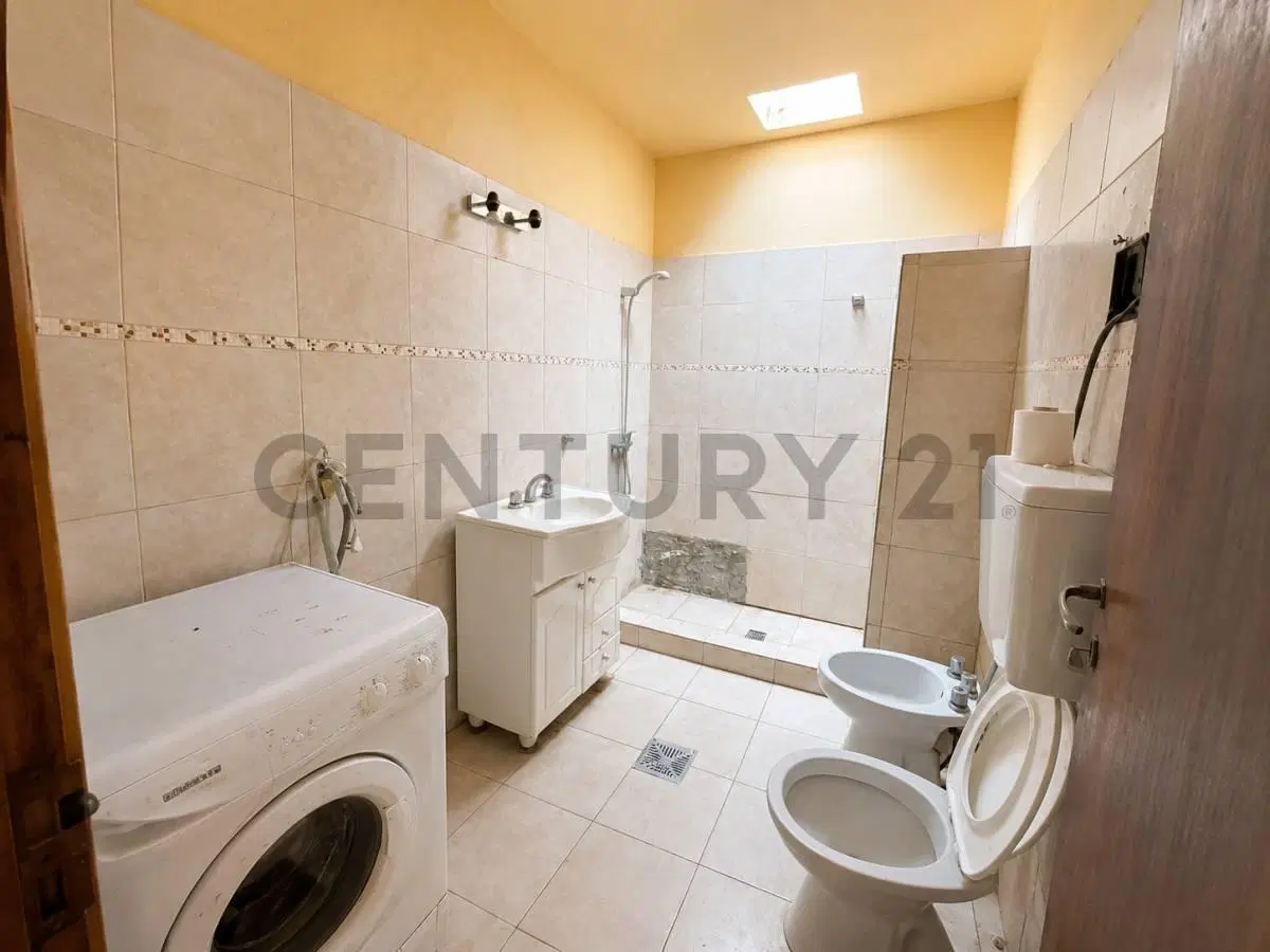 CASA A RECICLAR EN VENTA - UBICACION UNICA 3