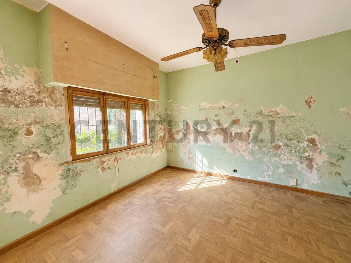 CASA A RECICLAR EN VENTA - UBICACION UNICA 4