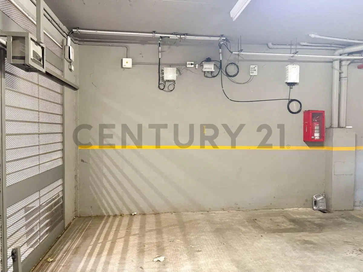 Cochera en Venta - Almagro 2