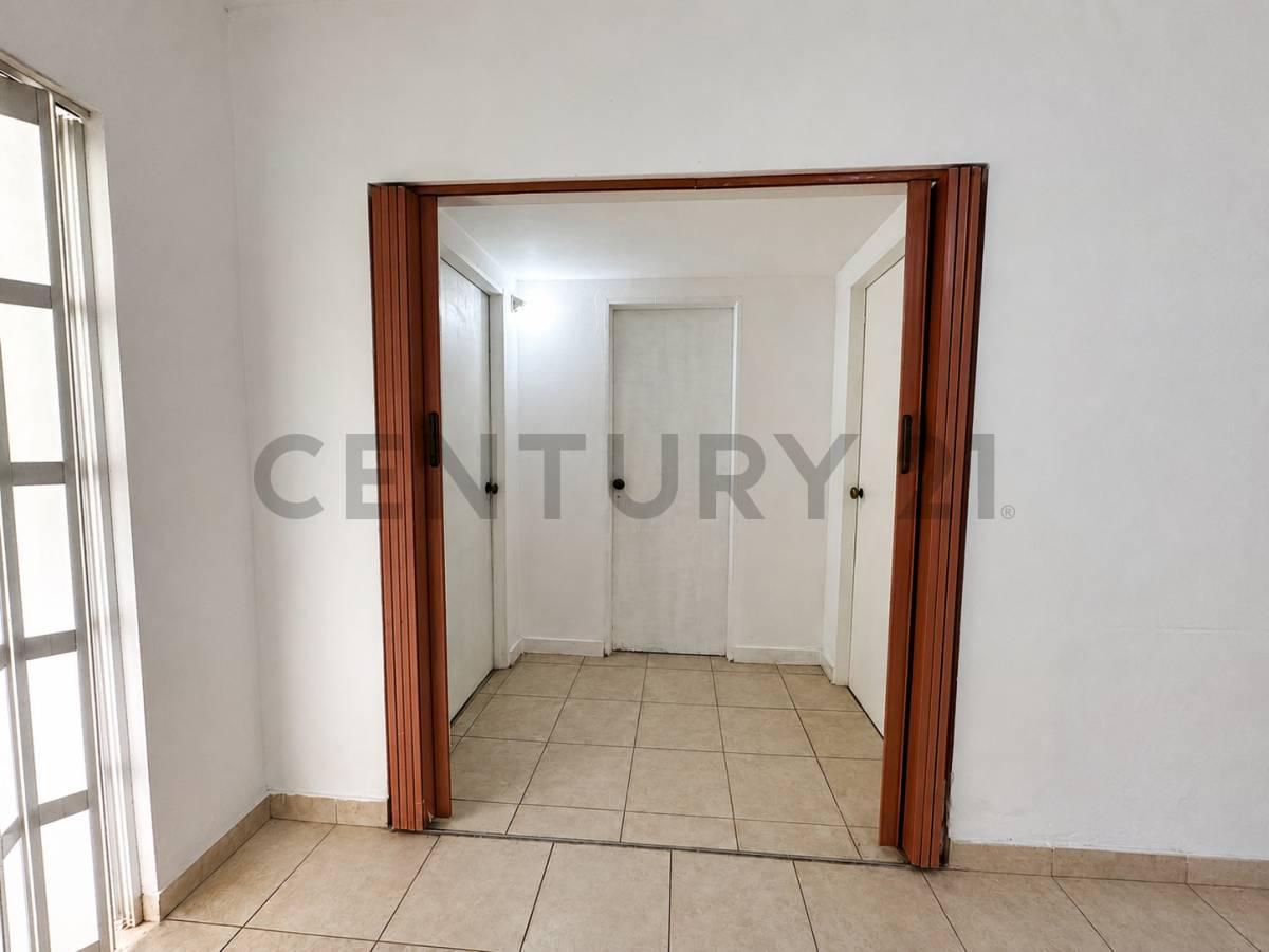 Foto de COMPLEJO HABITACIONAL CON 5 DEPARTAMENTOS, imagen 2