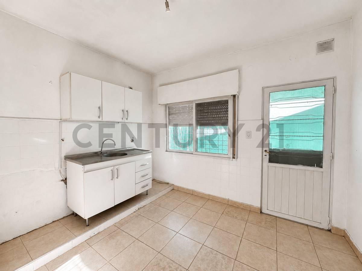 Foto de DEPARTAMENTO 3 AMBIENTES EN ALQUILER, imagen 2