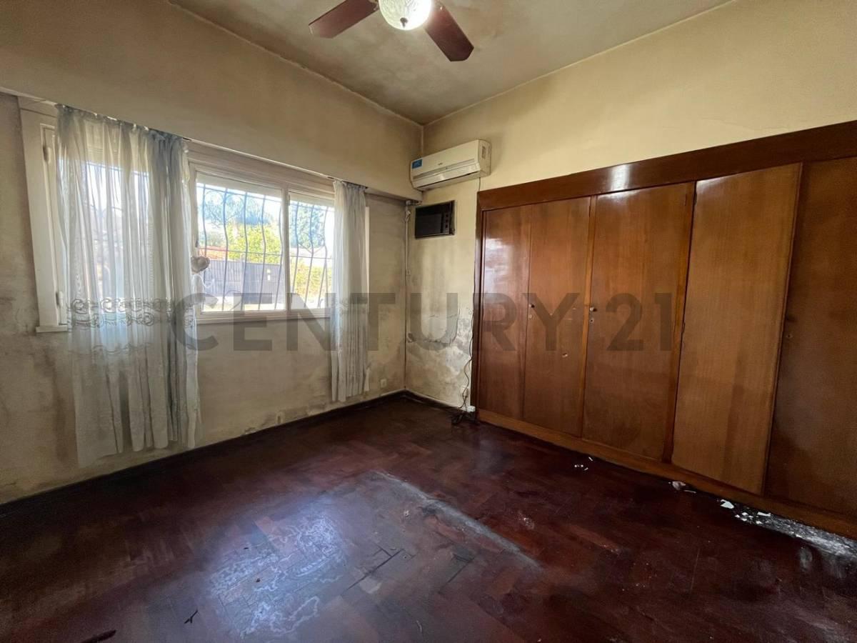 Foto de Venta casa 3 amientes con cochera - El Palomar, imagen 2
