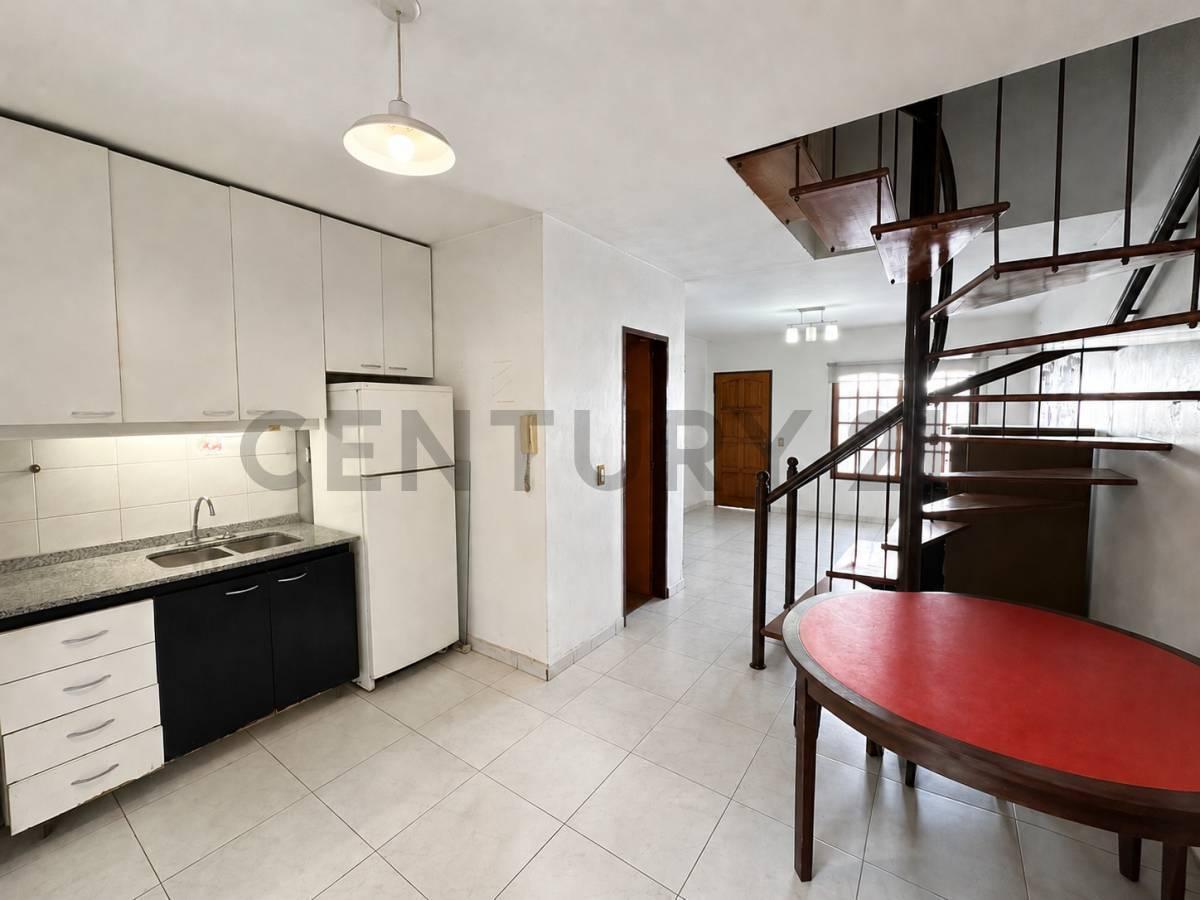 Foto de VENTA DUPLEX 3 AMBIENTES EN COMPLEJO- CASTELAR MORON/APTO CREDITO, imagen 2