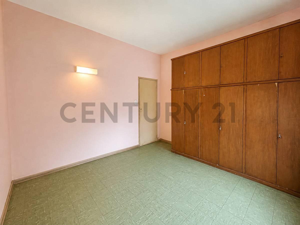 Foto de VENTA CASA CON LOCAL A REFACCIONAR, imagen 1