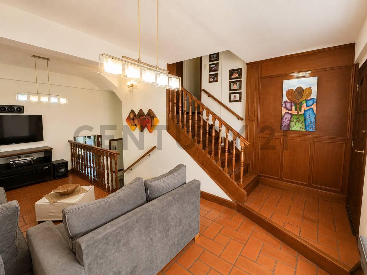 Foto de NUEVO VALOR || VENTA DE CASA 4 AMBIENTES EN SAN MIGUEL | APTA CRÉDITO, imagen 2