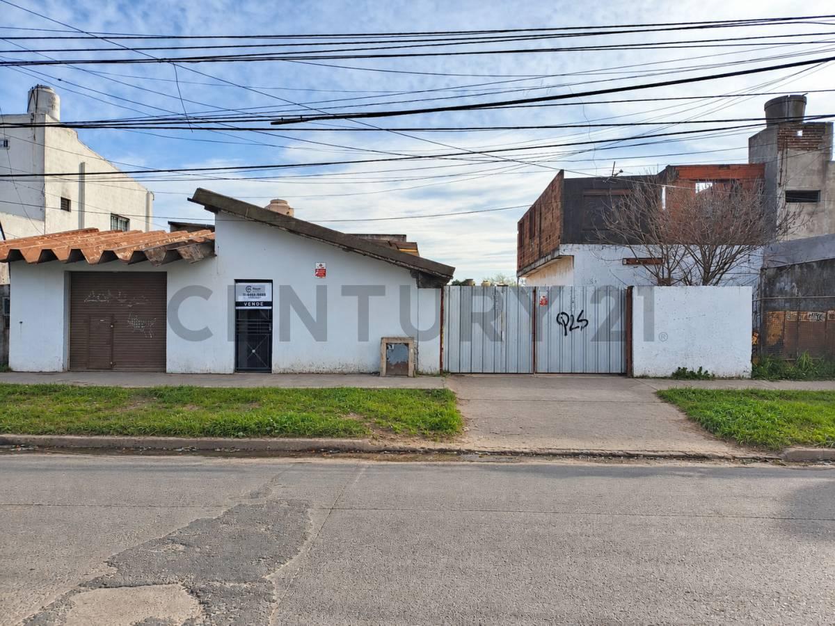 Foto de Galpón en Venta en Moreno sobre Av. Libertador – 851 m² de Terreno, imagen 1