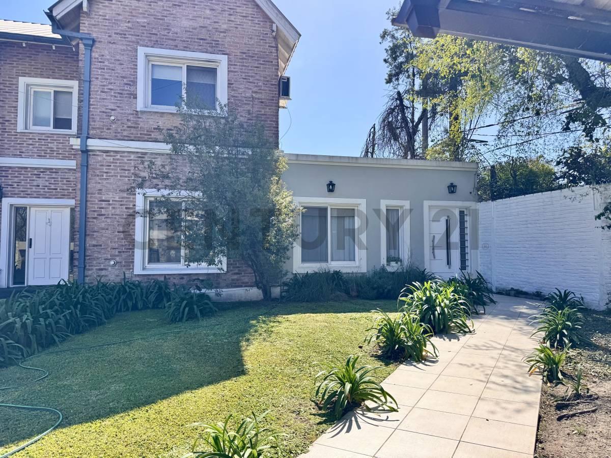 Foto de Casa en Venta en Las Acacias | Lote 1.557 m² | Pileta | 5 Dormitorios, imagen 1