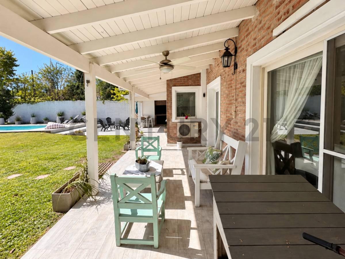 Foto de Casa en Venta en Las Acacias | Lote 1.557 m² | Pileta | 5 Dormitorios, imagen 3