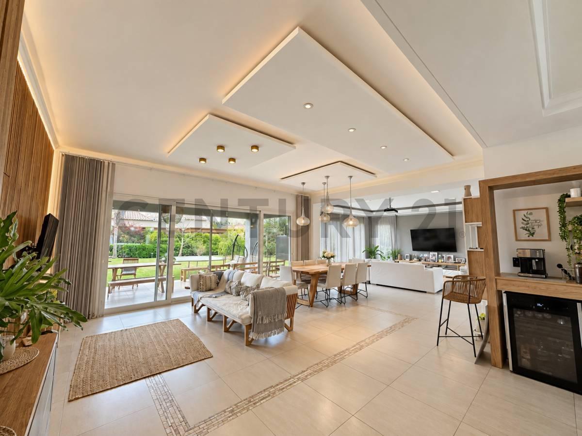 Foto de CASA DE 5 AMBIENTES EN BUENOS AIRES VILLAGE | 300 m2 en lote de 907 m2, imagen 5