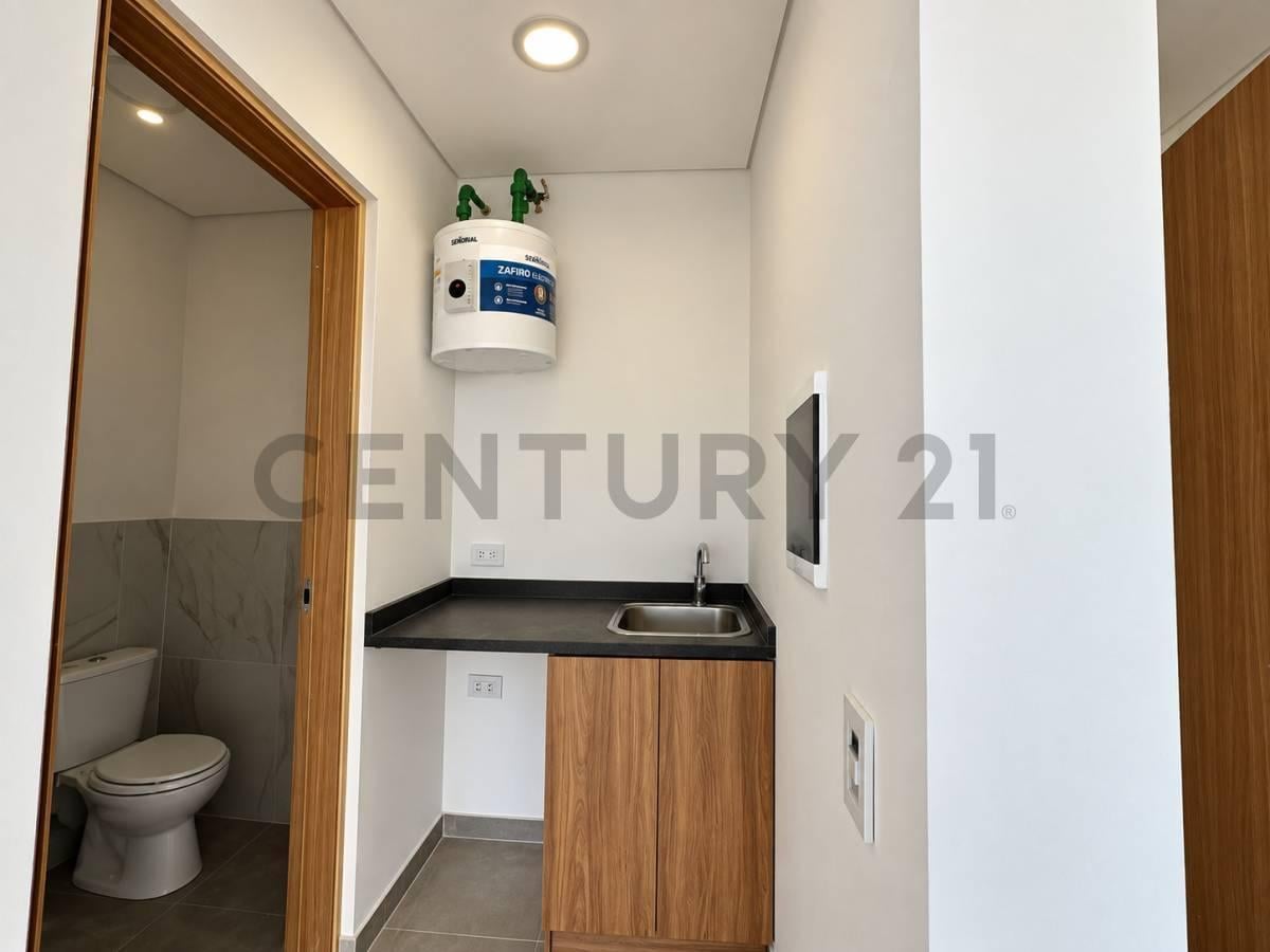 Foto de Venta de oficina n°1 en desarrollo Vía San Martín – Bella Vista, imagen 2