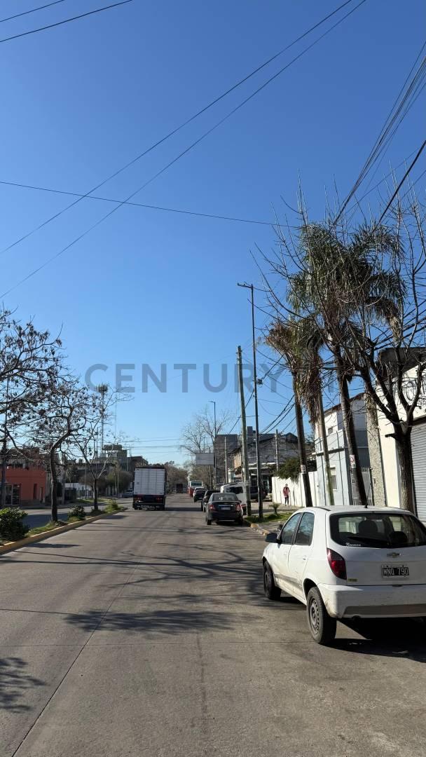 Foto de PROPIEDAD EN VENTA HURLIGHAM POSIBLE DESARROLLO, imagen 2