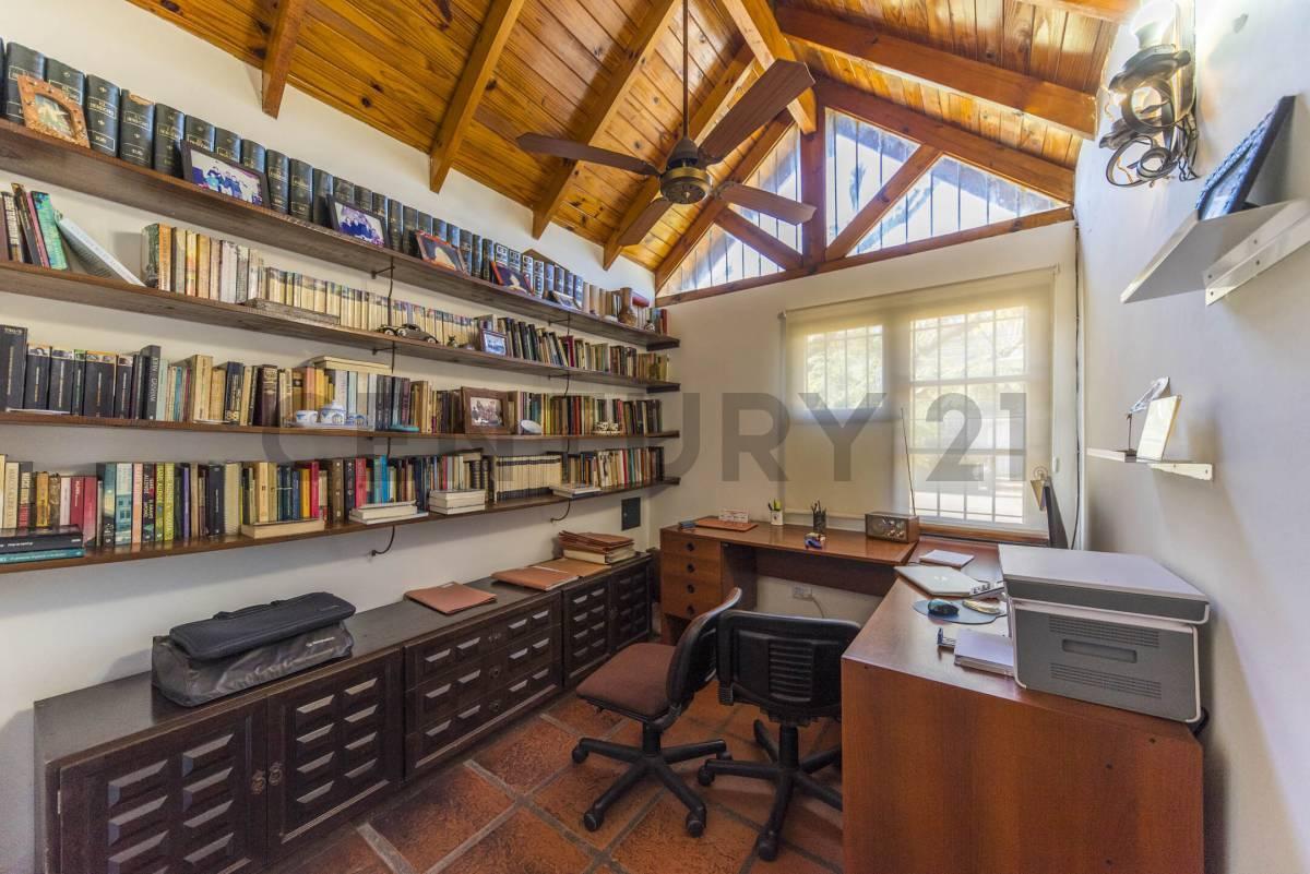 Foto de VENTA CASA 6 AMB CON AMPLIO PARQUE EN EL CENTRO DE SAN MIGUEL (IDEAL, imagen 3